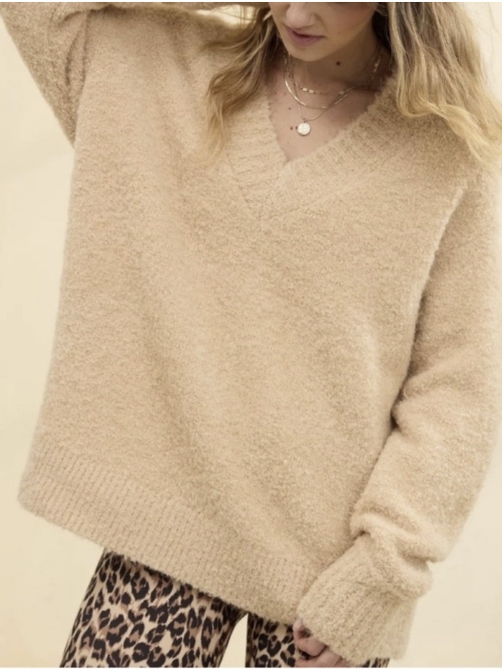 NWT AERIE TEDDY BOUCLE COZY OVERSIZED V SWEATER SIZE MEDIUM